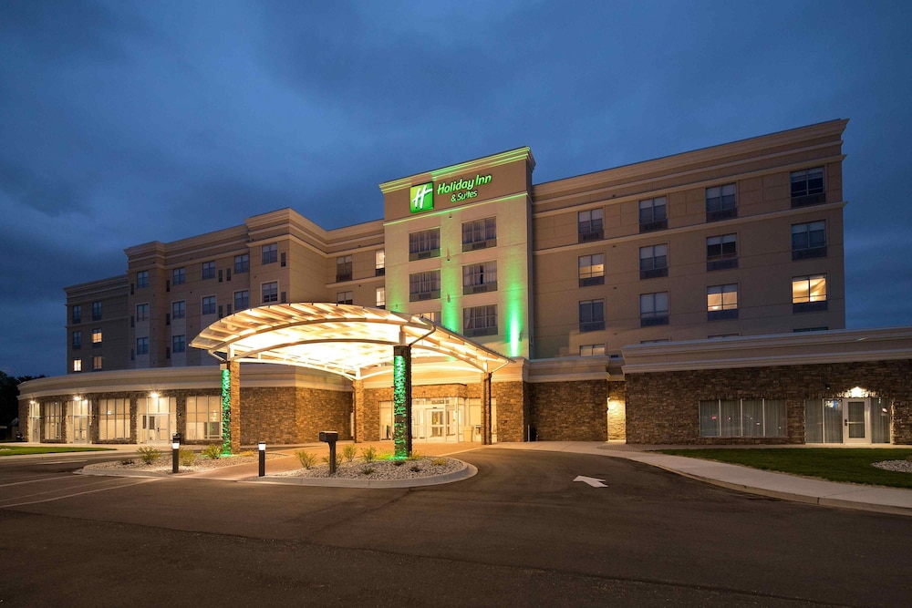 Holiday Inn & Suites Detroit Troy by IHG - photo 54