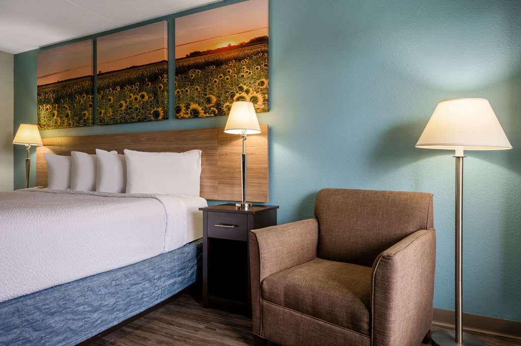 Days Inn by Wyndham Perrysburg Toledo - photo 19