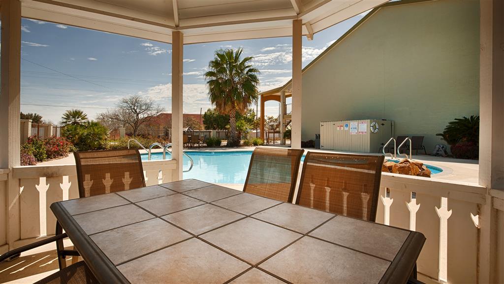 SureStay Hotel by Best Western Floresville - photo 16