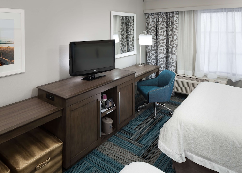 Hampton Inn San Diego Downtown - photo 9