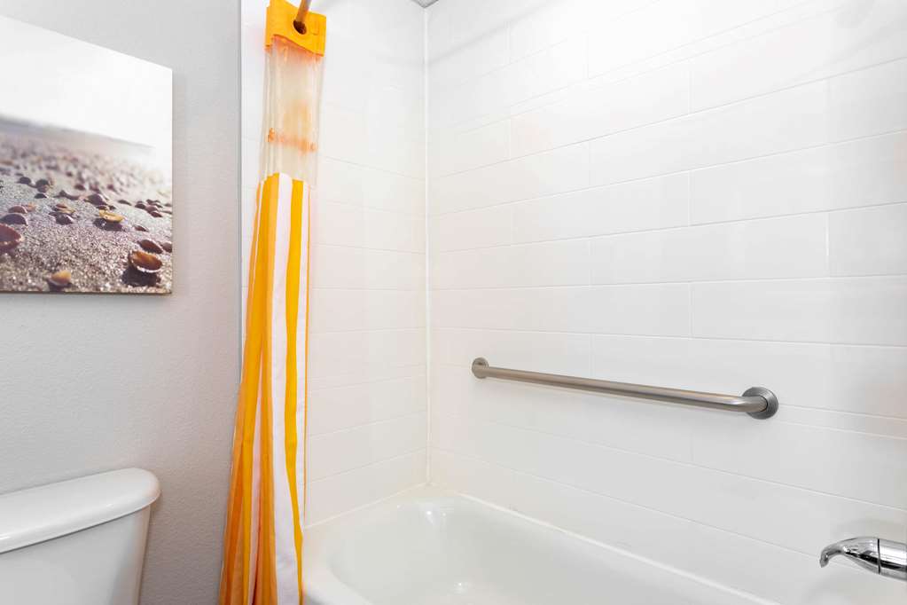 La Quinta Inn & Suites by Wyndham St. Augustine - photo 20