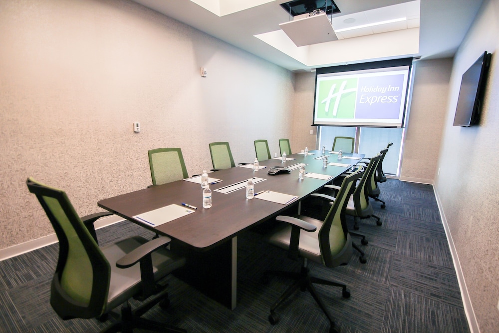 Holiday Inn Express & Suites Miami Airport East by IHG - photo 78