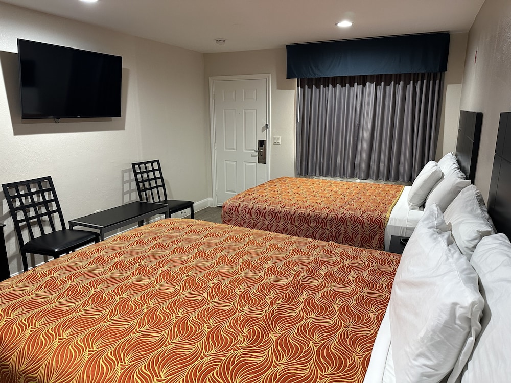 Palace Inn I 45 & Bellfort - photo 6