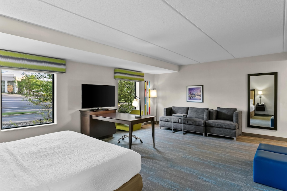 Hampton Inn & Suites Baltimore Woodlawn - photo 23