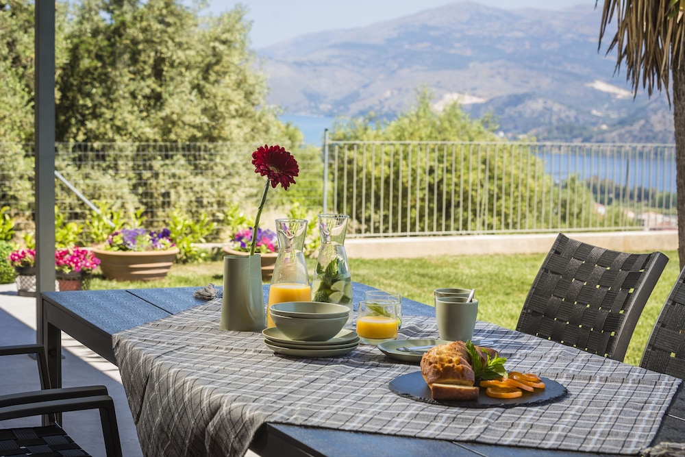 Elounda Blue Waves - carbon neutral hotel in Elounda