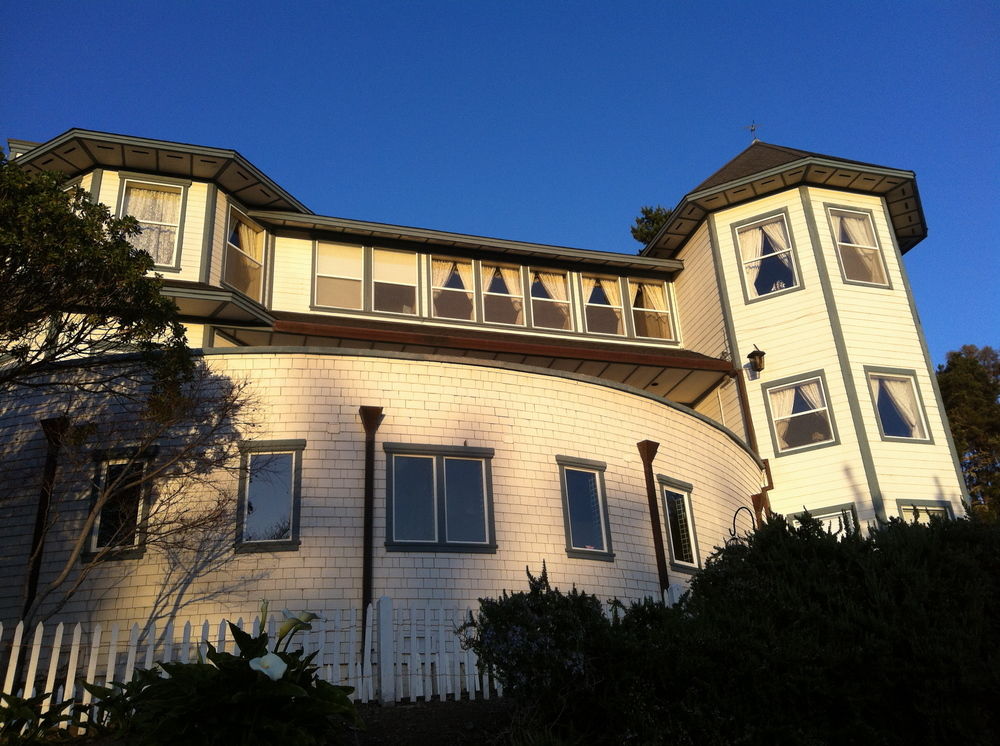 Bay Hill Mansion — 4-Star Luxury Hotel in Bodega Bay, United States