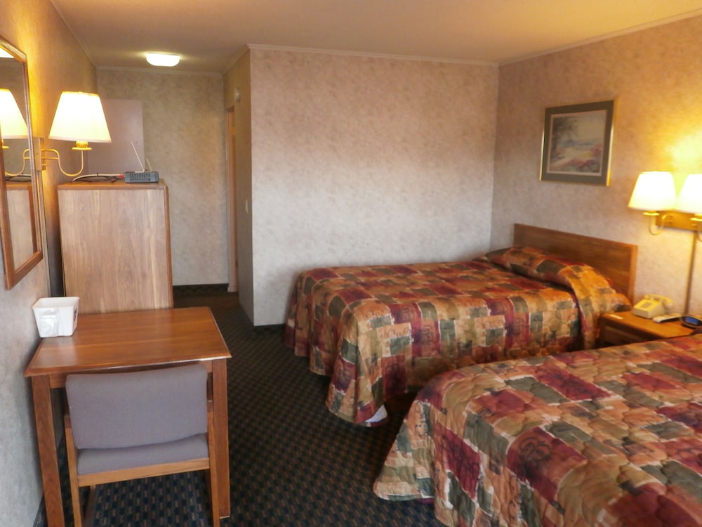 Richmond Inn & Suites - photo 5