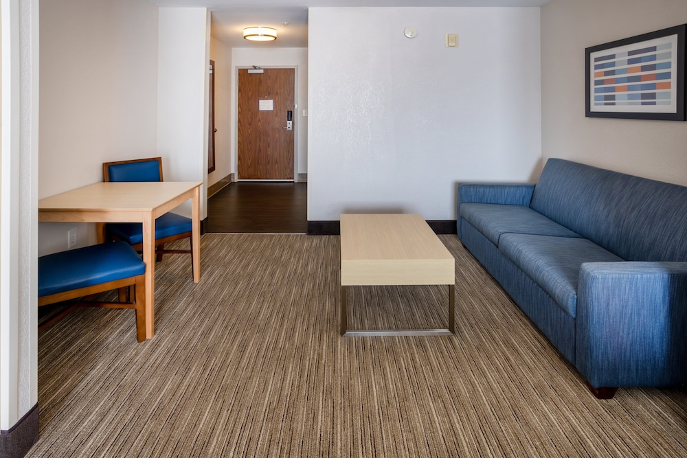 Holiday Inn Express Hotel & Suites Salisbury Delmar by IHG - photo 14