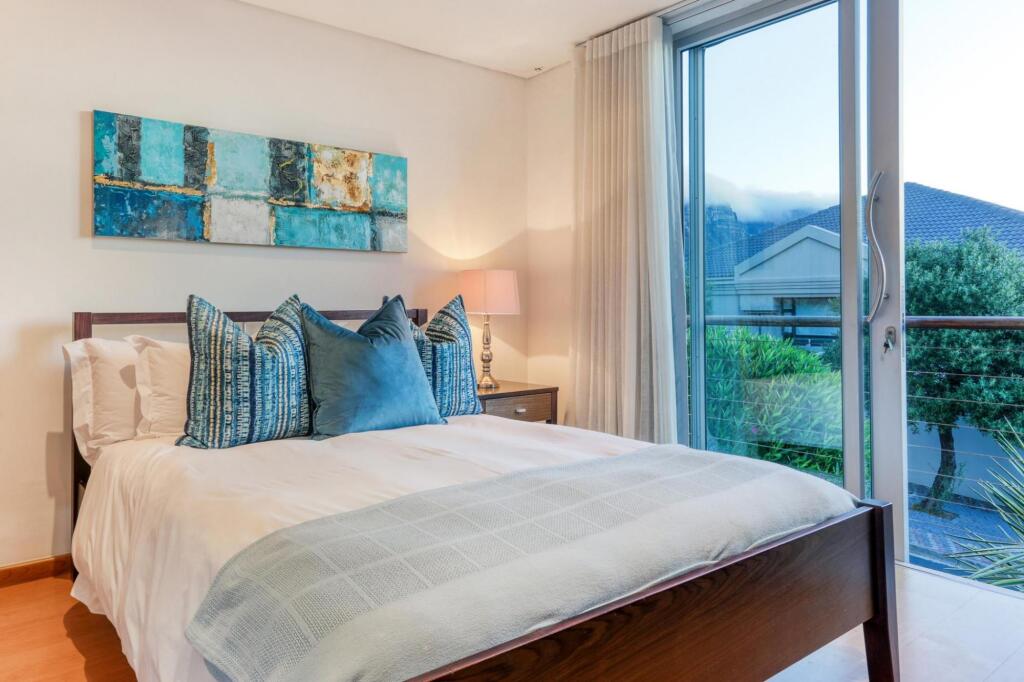 Strathmore House — 4-Star Luxury Hotel in Cape Town, South Africa