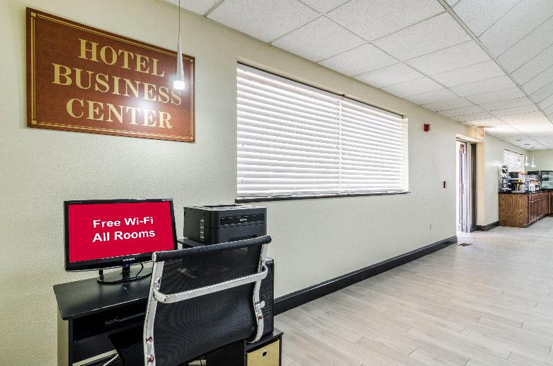 Red Roof Inn & Conference Center Wichita Airport - photo 6