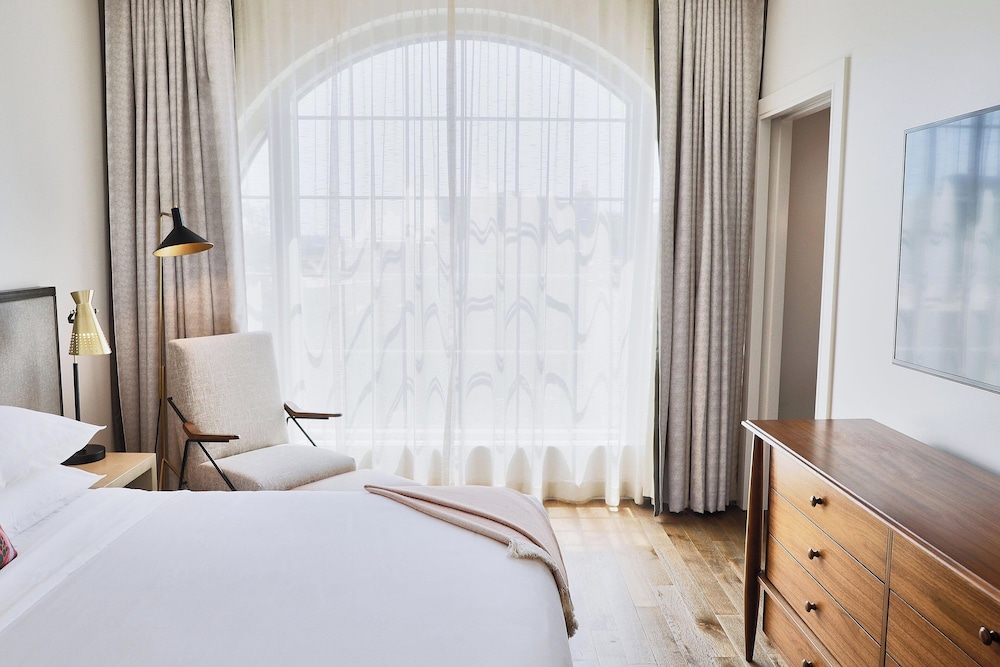 The Alida Savannah a Tribute Portfolio Hotel - photo 17