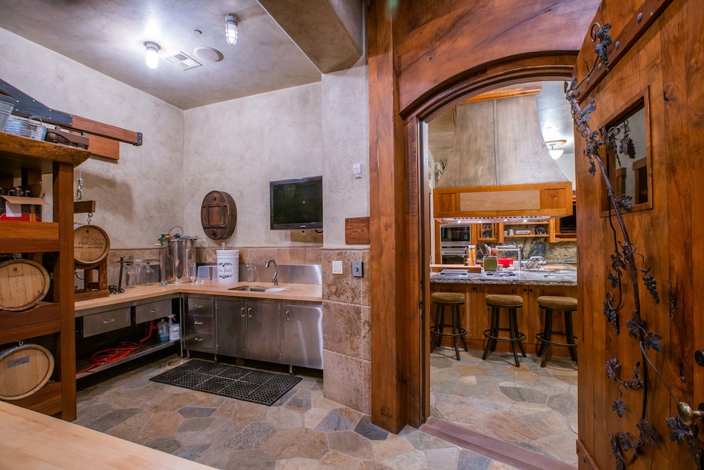 Cougar Ridge Resort LLC - photo 33
