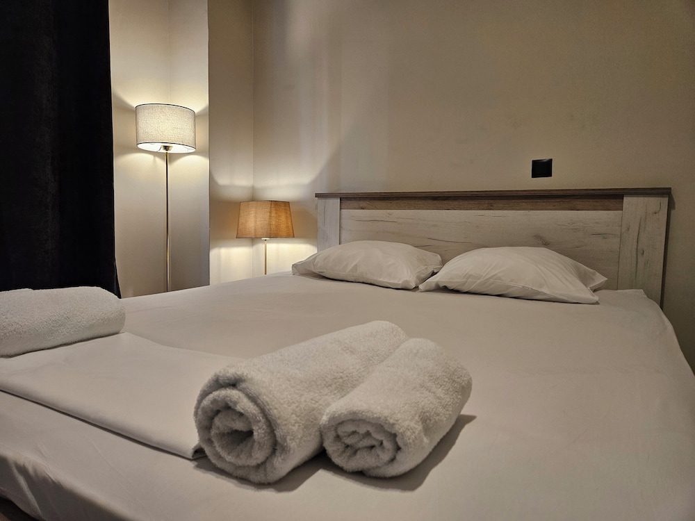 Lemon Tree Suites Near ATH Airport — 4-Star Luxury Hotel in Markopoulo, Greece