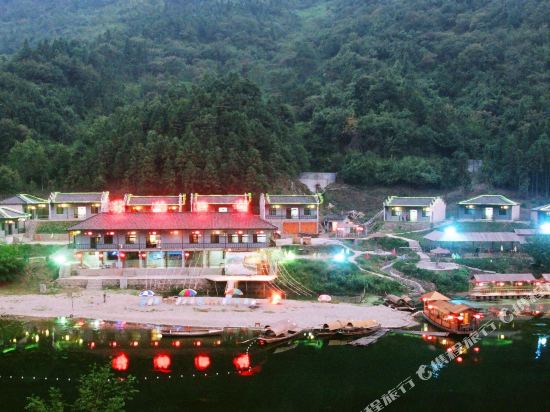 Qiupu Yucun — hotel in Qili