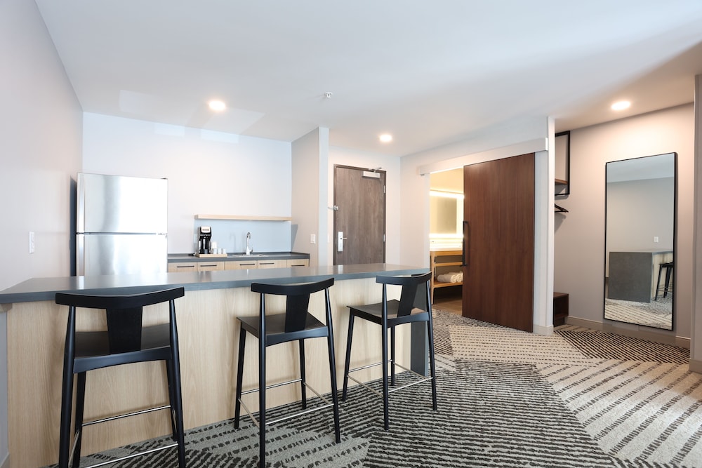 Cedartree Hotel Portland Hillsboro - photo 12