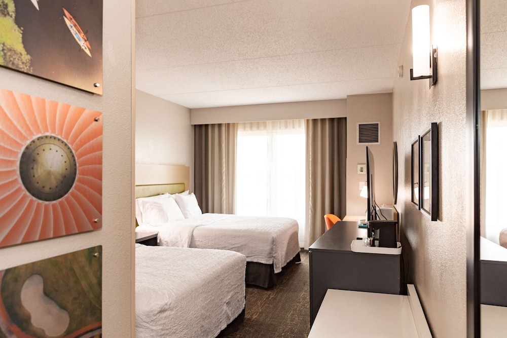 Hampton Inn & Suites Newark Airport Elizabeth - photo 30
