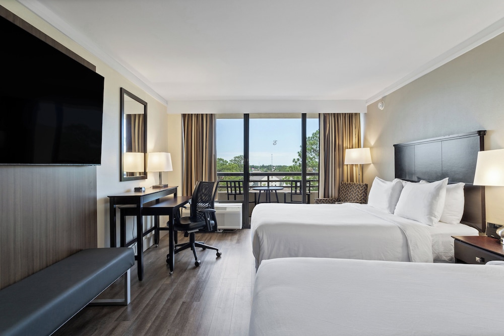 Crowne Plaza Executive Center Baton Rouge by IHG - photo 33