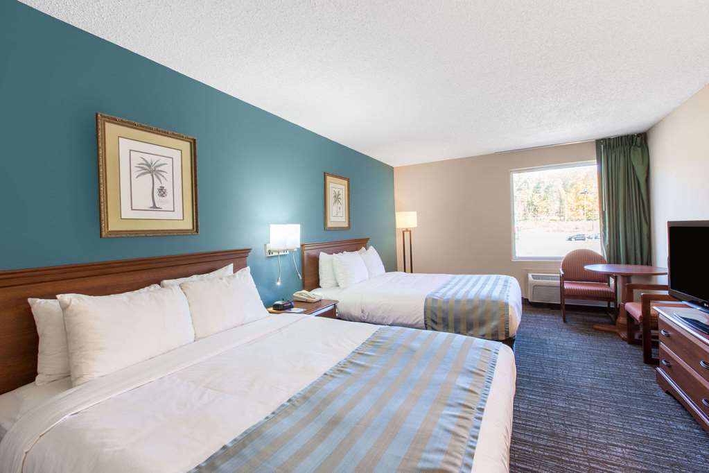 Baymont by Wyndham Bartonsville Poconos - photo 9