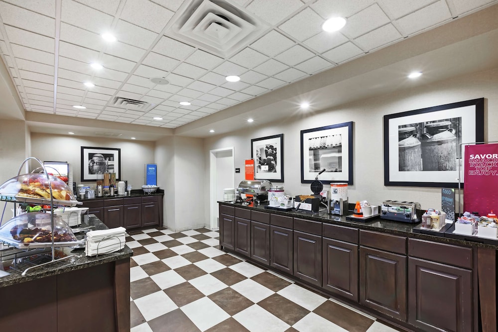 Hampton Inn & Suites Shreveport Bossier City Airline Drive - photo 28