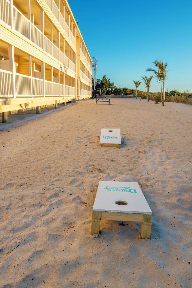 Drifting Sands Oceanfront Hotel - photo 43