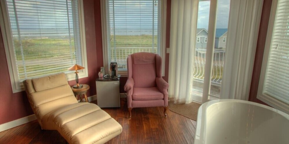 The Collins Inn and Seaside Cottages - photo 40