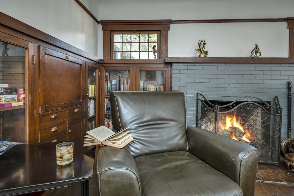 Craftsman Inn - photo 4