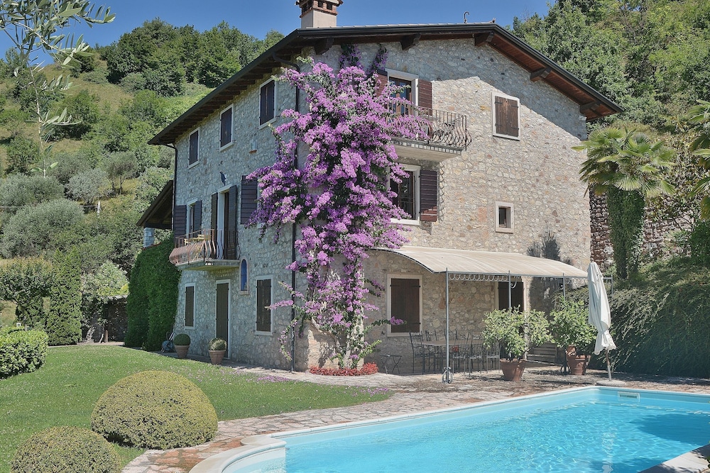 Apartment With Pool Ai Pignoi 1st floor — 4-Star Luxury Hotel in Garda, Italy
