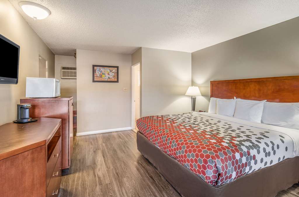 Econo Lodge Inn & Suites Yreka - photo 5