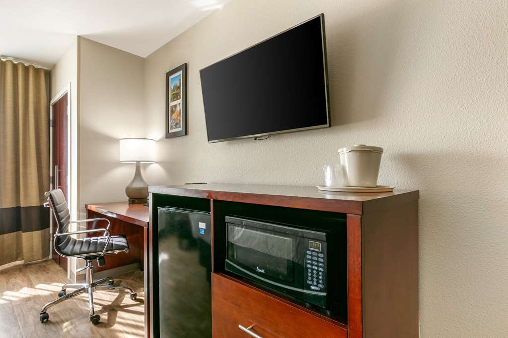 Comfort Inn & Suites Van Buren Fort Smith - photo 10