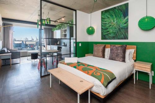 Lush Living in Woodstock