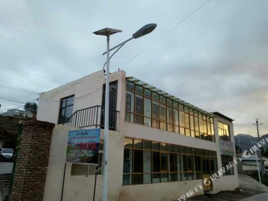 927 Motorcade Zhuo’er Mount Farmstay in Qilian, People's Republic of China