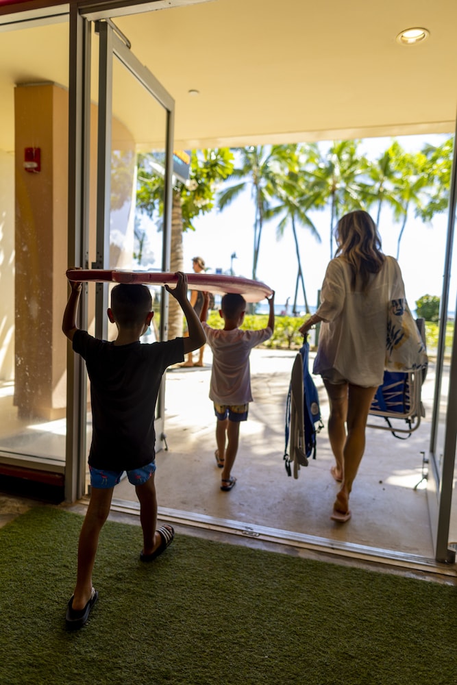 The Twin Fin Hotel - photo 61