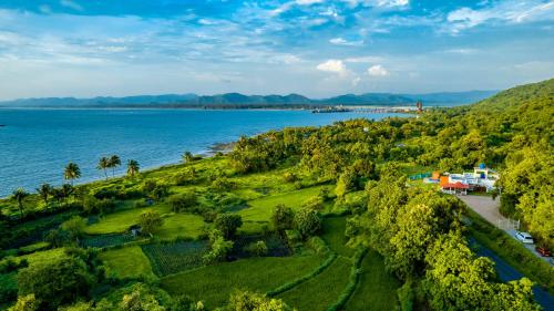 Spicy Mango Ocean Paradise Luxurious Sea View Villa In Alibaug — Revadanda — photo 3