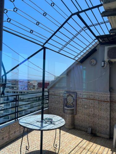شقة مميزة وسط المدينة Distinctive apartment in the city center Apartamento distintivo en el centro de la ciudad — 4-Star Luxury Hotel in Tangier, Morocco