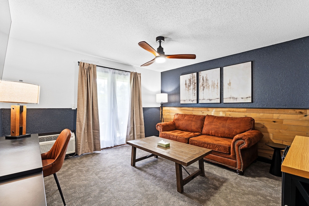 Tremont Lodge & Resort - photo 122