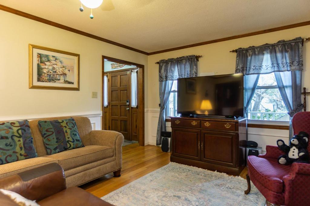 Windy Pointe by Oak Island Accommodations - photo 14