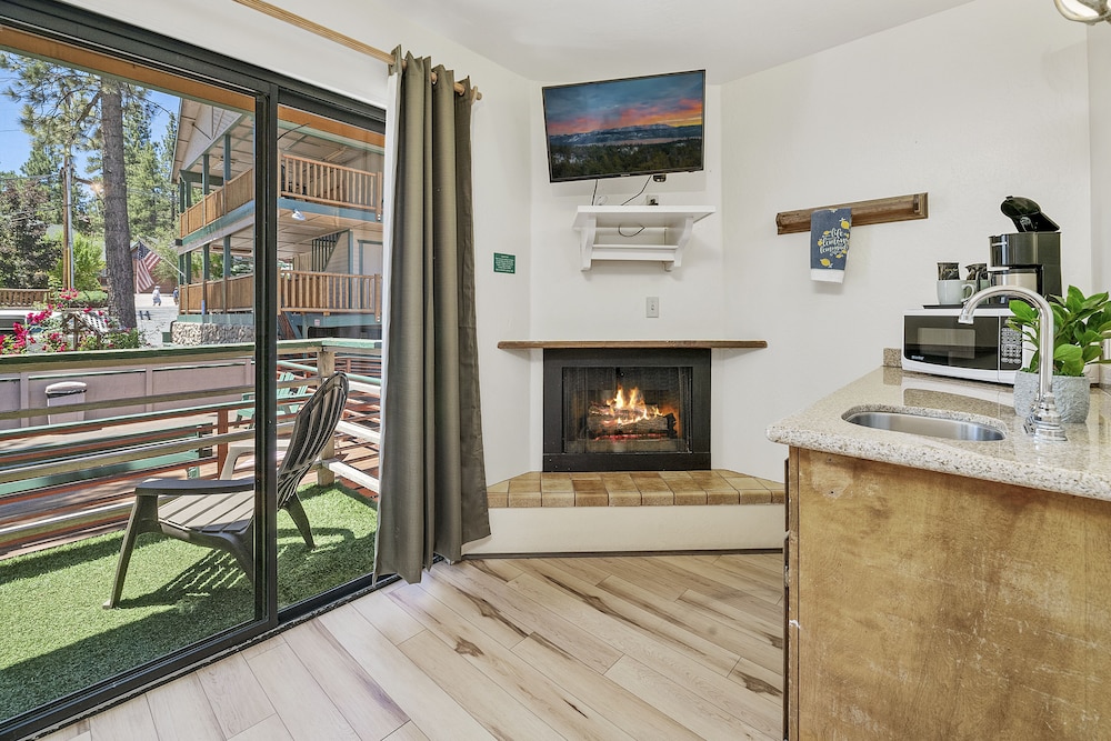 Big Bear Lakefront Lodge - photo 77