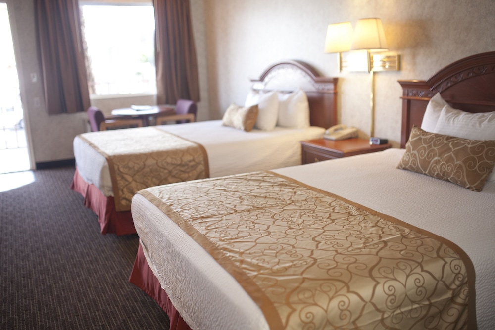 St. George Inn & Suites - photo 4