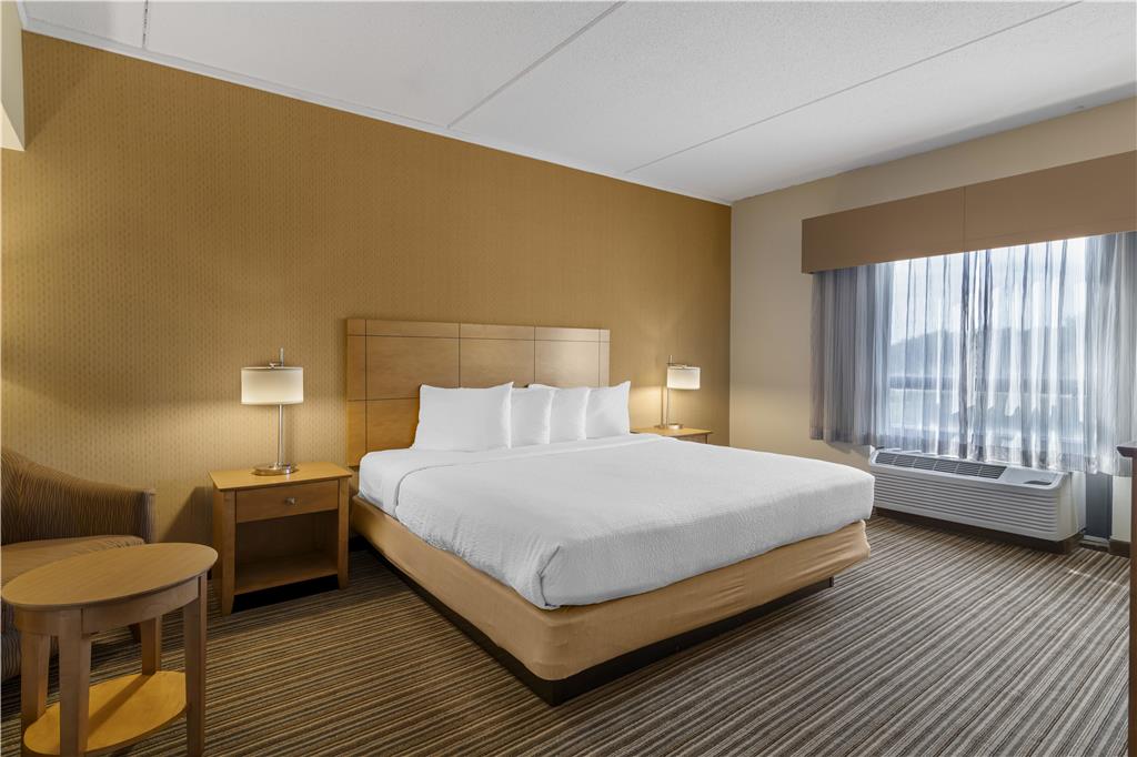 Best Western Royal Plaza Hotel & Trade Center - photo 38