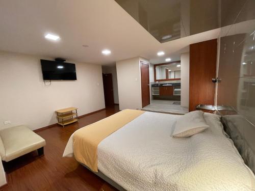 Hotel Bacastell — Quito — photo 3