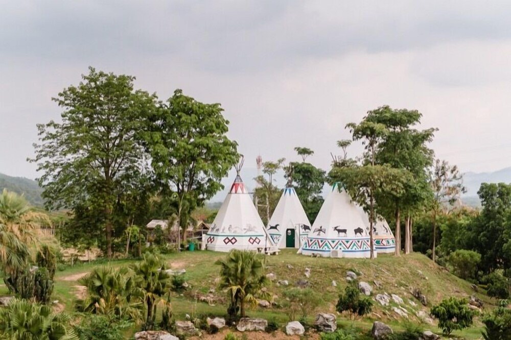 Big Joey Country Resort — Muak Lek