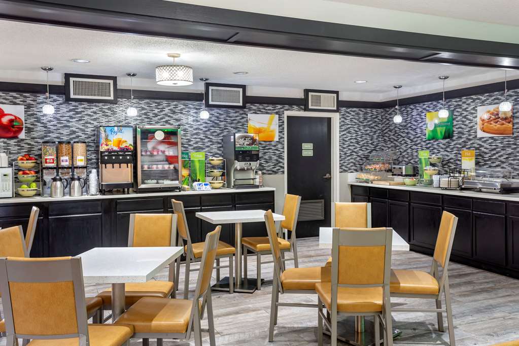 Quality Inn St. Robert Ft. Leonard Wood - photo 26