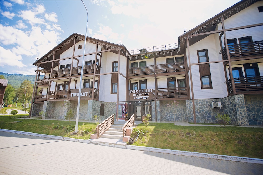 Hotel 5 Vsesezonny Kurort Manzherok — hotel in Benoy-Yurt