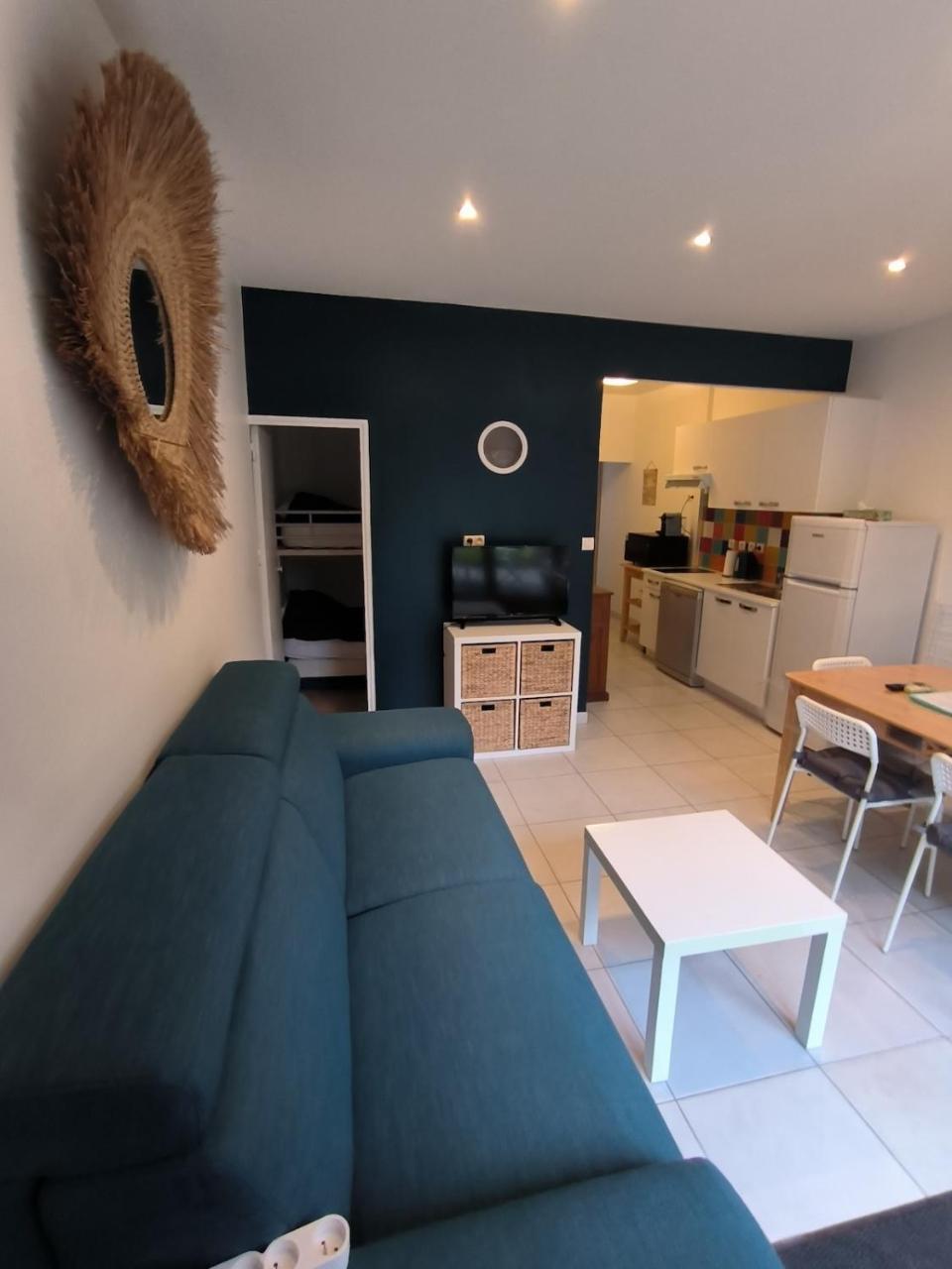 Appartement T2 Le Clos Fleuri — 4-Star Luxury Hotel in Le Lavandou, France