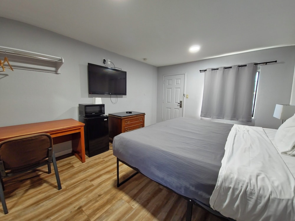 The L Motel - photo 9