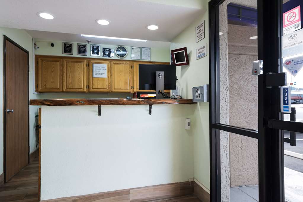 Econo Lodge Inn & Suites Williams Grand Canyon Area - photo 4