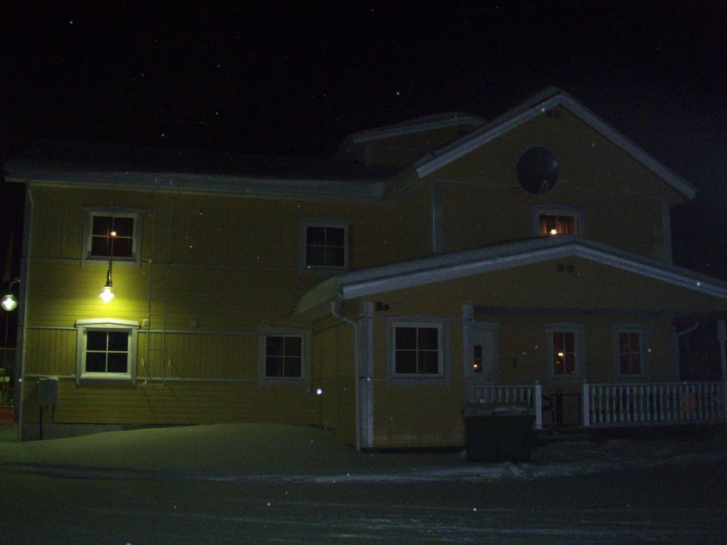 Silver Wolf - carbon neutral hotel in Arjeplog