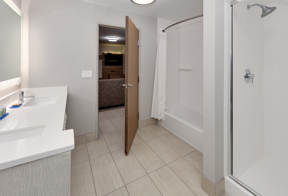 Holiday Inn Express Hotel & Suites Scottsbluff Gering by IHG - photo 6