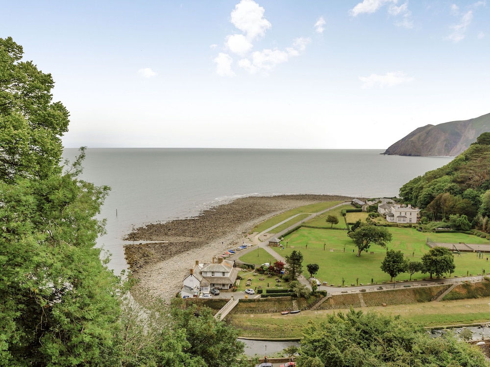 Clooneavin Apartment 4 — 4-Star Luxury Hotel in Lynton, United Kingdom
