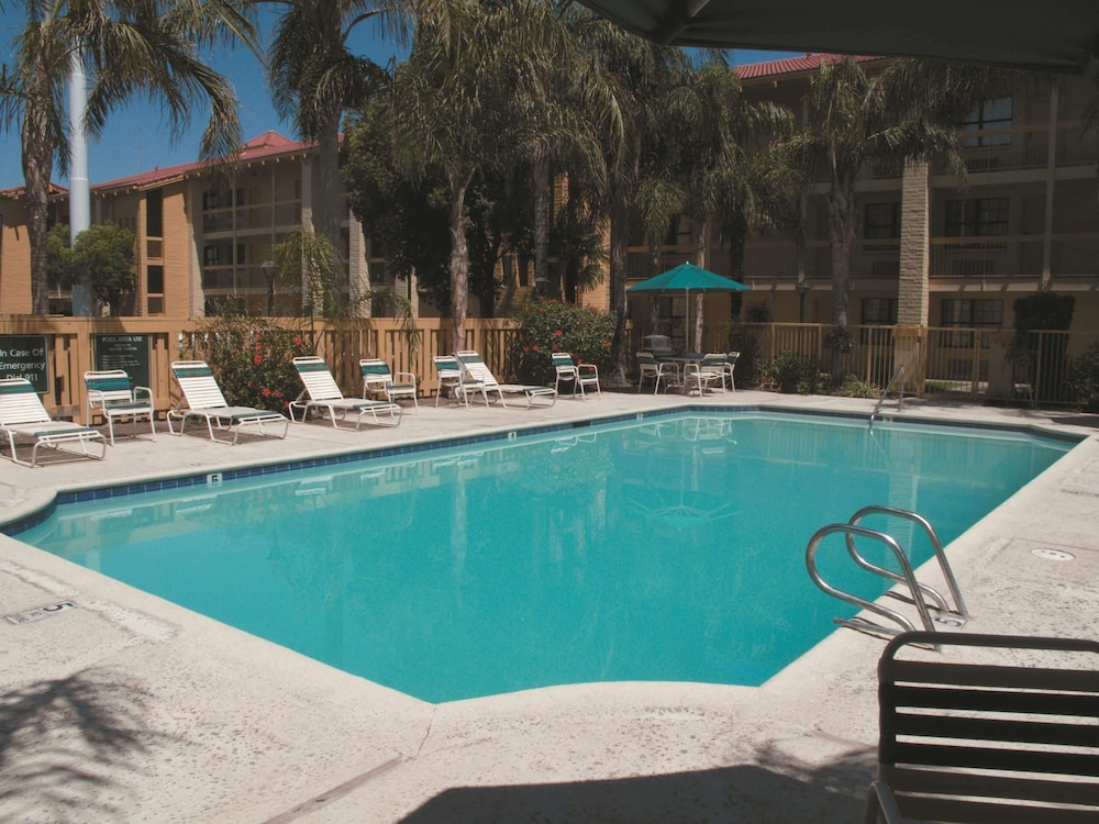 La Quinta Inn by Wyndham Bakersfield South - photo 12
